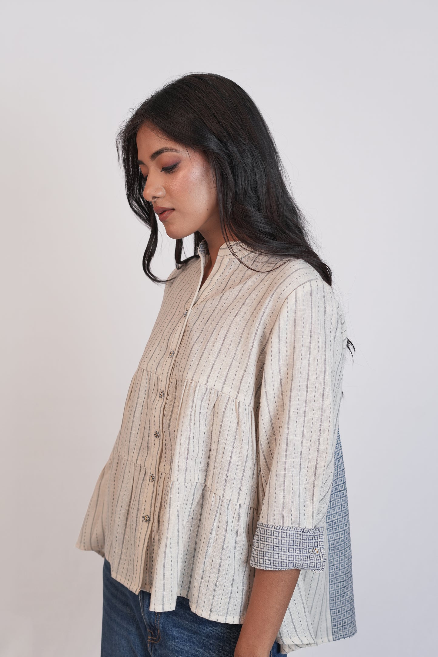 Arya - White/Blue